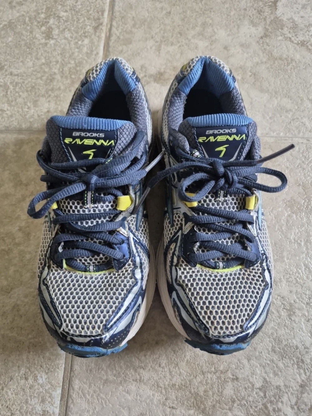 Brooks Ravenna Women's Navy Blue & Gray Running Shoes with Neon Yellow Accents